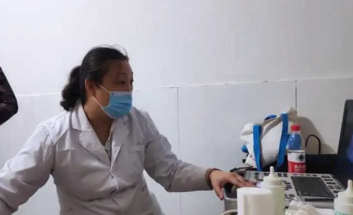 中国首例“试管婴儿”：被质疑活不过40岁，后来怀孕生下一个男孩
