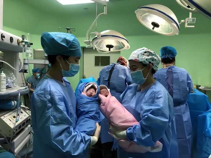 中国首例“试管婴儿”：被质疑活不过40岁，后来怀孕生下一个男孩