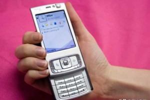 第一代iPhone的竞争对手：你还记得2007年的这些顶级手机吗?
